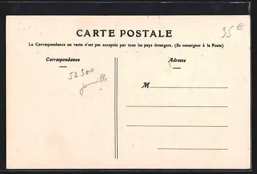 AK Saint-Urbain, Grande-Rue avec charrette et passant en tenue d`époque