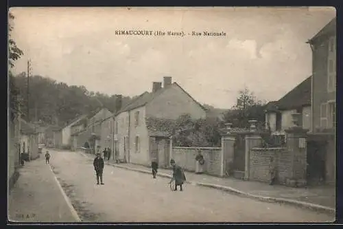 AK Rimaucourt /Hte-Marne, Rue Nationale avec des passants et des maisons d`époque