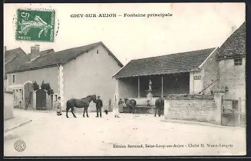 AK Giey-sur-Aujon, Fontaine principale avec chevaux et bâtiments alentours