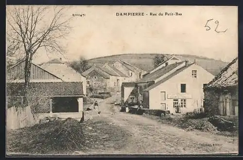 AK Dampierre, Rue du Petit-Bas avec vue sur les collines en arrière-plan