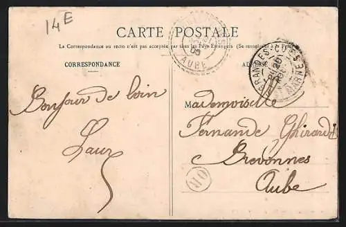 AK Éclaron, Rue des Ducs-de-Guise avec un homme et son vélo