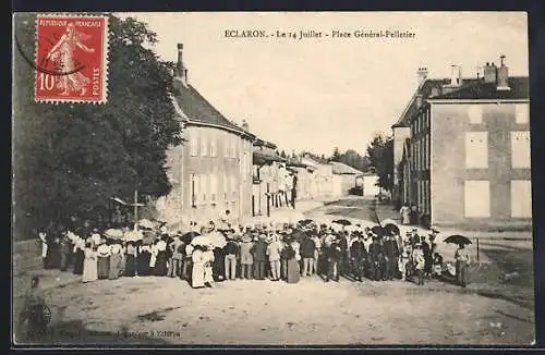 AK Éclaron, Le 14 juillet, Place Général-Pelletier