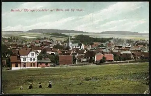 AK Elbingerode, West, Blick auf die Stadt, Kinder mit Hüten sitzen im Gras
