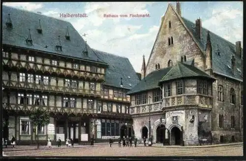 AK Halberstadt, Rathaus Ostseite, Polizei-Revier & Rathauskeller