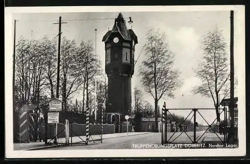 AK Döberitz, Nordtor-Lager mit Wasserturm auf dem Truppen-Übungsplatz