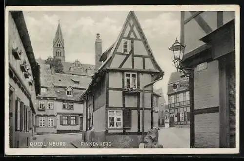 AK Quedlinburg, Strasse Finkenherd mit Fachwerkhaus