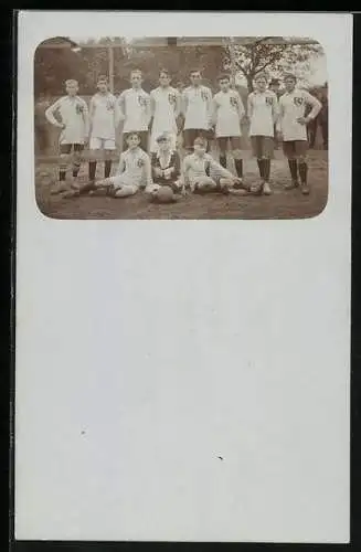 Foto-AK Gruppenbild einer Fussballmannschaft
