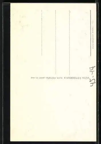 AK Hübsches Paar mit Skiern und Mistelzweigen