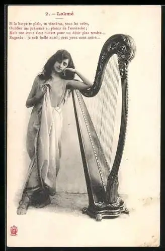 AK Lakmé, Junge Dame im antiken Gewand neben einer Harfe