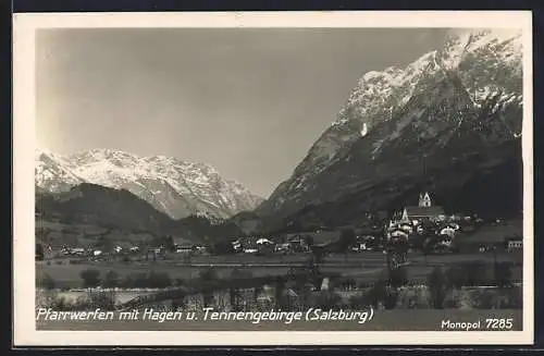 AK Pfarrwerfen /Salzburg, Ortspanorama mit Hagen und Tennengebirge