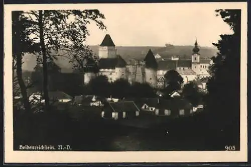 AK Heidenreichstein, Ortsansicht mit Kirche und Schloss