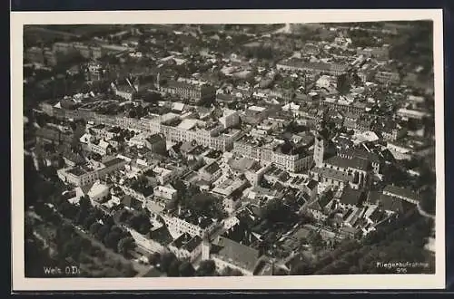 AK Wels /O.-Oe., Teilansicht mit Kirche, Fliegeraufnahme