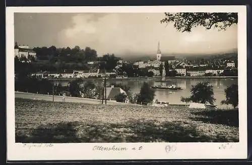 AK Ottensheim a. D., Uferpartie mit Kirche