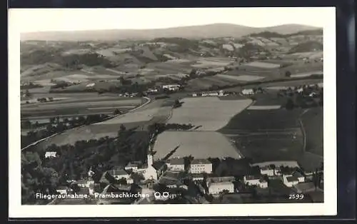 AK Prambachkirchen /O. Ö., Teilansicht mit Kirche, Fliegeraufnahme