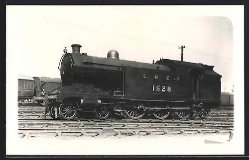 Foto-AK Dampflokomotive No. 1528 LNER, englische Eisenbahn