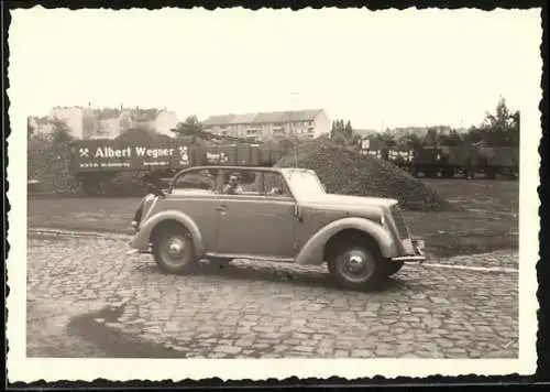 Fotografie Ansicht Berlin-Charlottenburg, Auto Opel 6, PKW auf dem Kohlenhof Albert Wegner Bonhoeffer-Ufer 1