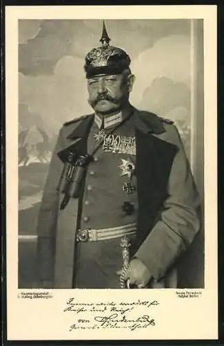 AK Generalfeldmarschall Paul von Hindenburg mit Pickelhaube und Feldstecher