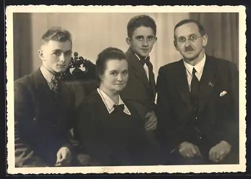 Foto-AK Halberstadt, Porträt der Familie Rudolf Vieth, 1941