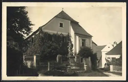 AK Rossatz a. d. Donau, Denkmal im Ort