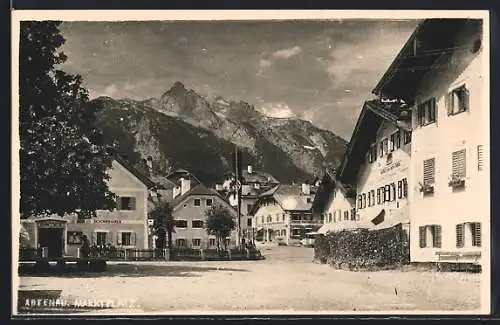 AK Abtenau, Marktplatz mit Gasthaus Zum roten Ochsen und Geschäft für Geschirrwaren