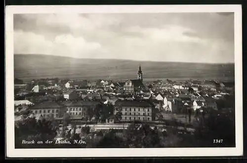 AK Bruck a. d. Leitha, Ortsansicht aus der Vogelschau