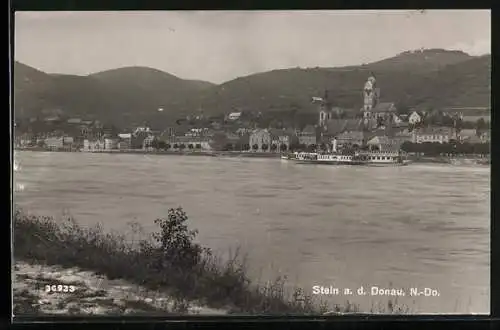 AK Stein a. d. Donau, Ort vom Ufer aus gesehen mit Passagierdampfer