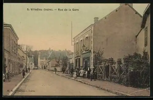 AK Villedieu /Indre, Rue de la Gare