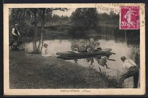 AK Gisy-les-Nobles, L`Étang avec des enfants jouant en barque et au bord de l`eau