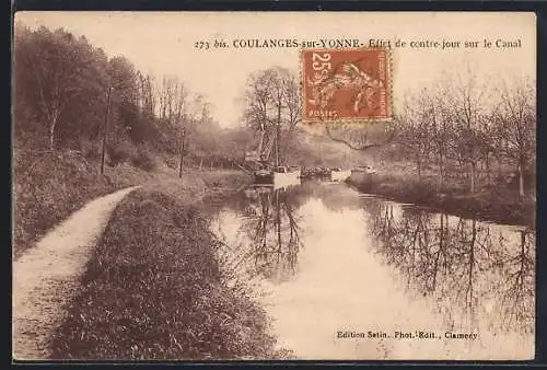 AK Coulanges-sur-Yonne, Effet de contre-jour sur le canal avec barques
