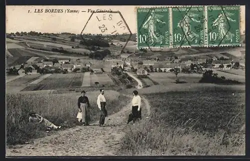 AK Les Bordes /Yonne, Vue générale du village avec personnages sur le chemin