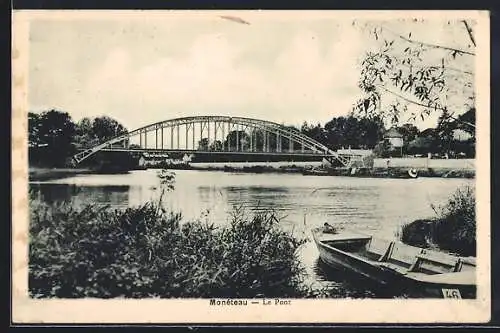 AK Monéteau, Le Pont sur la rivière avec barque au premier plan