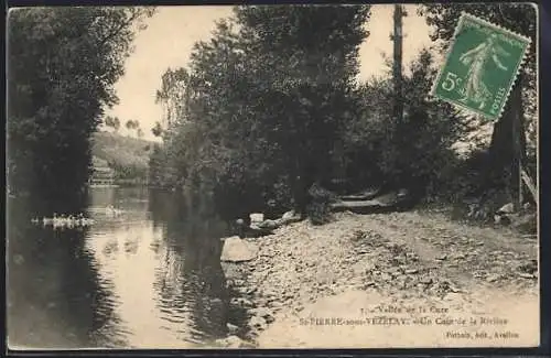 AK Saint-Pierre-sous-Vézelay, Au Coin de la Rivière