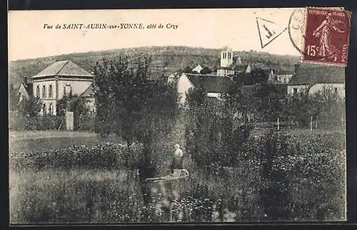 AK Saint-Aubin-sur-Yonne, Vue de la cité de Crcy et des champs environnants