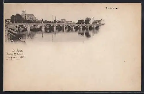 AK Auxerre, Le Pont et vue de la cathédrale au bord de l`eau