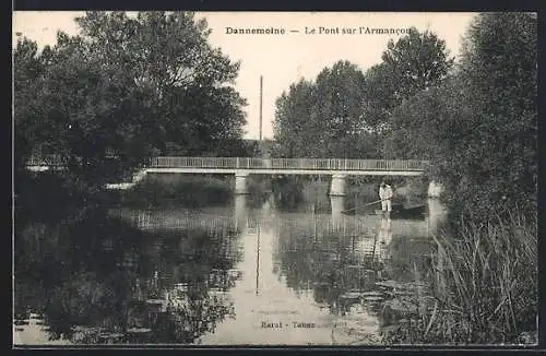 AK Dannemoine, Le Pont sur l`Armancon avec pêcheur