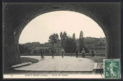AK Saint-Moré /Yonne, Sortie du Tunnel