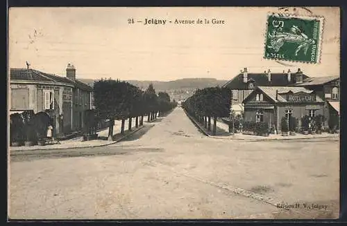 AK Joigny, Avenue de la Gare avec hôtels et cafés adjacents