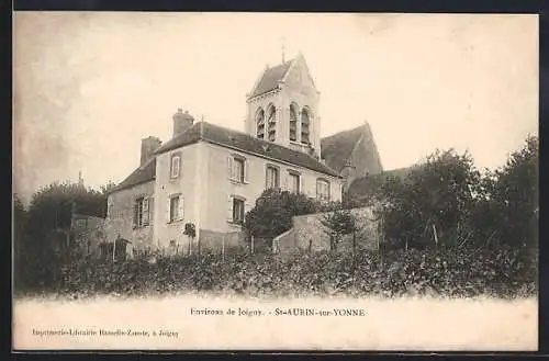 AK St-Aubin-sur-Yonne, Vue de l`église et des bâtiments environnants
