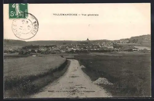 AK Villemanoche, Vue générale du village et de la campagne environnante