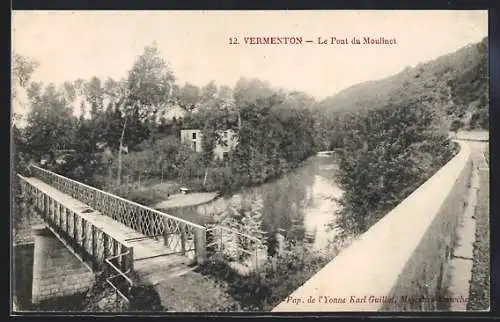 AK Vermenton, Le Pont du Moulinot sur la rivière entourée de verdure