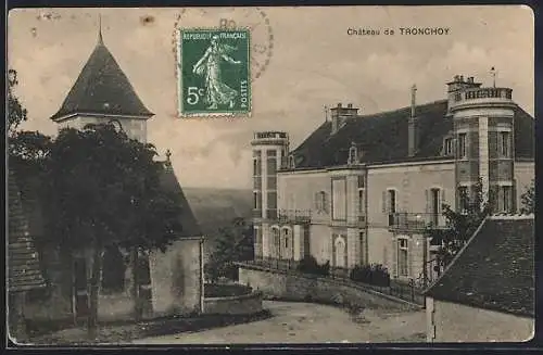 AK Tronchoy, Château de Tronchoy et église adjacente