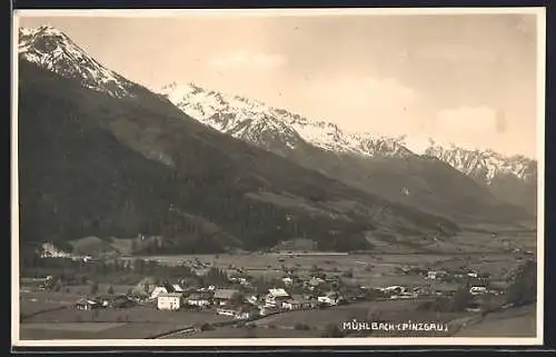 AK Mühlbach i. Pinzgau, Gesamtansicht mit Bergpanorama