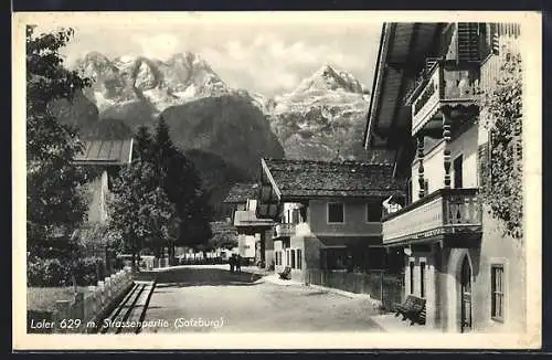 AK Lofer, Strassenpartie mit Bergpanorama