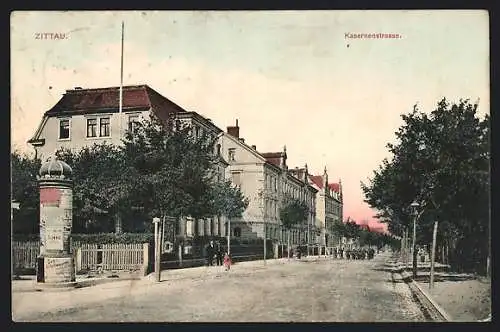 AK Zittau, Kasernenstrasse mit Litfasssäule