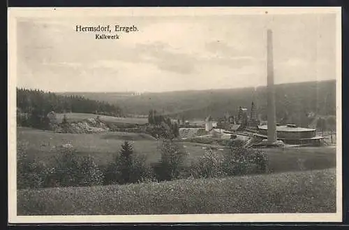 AK Hermsdorf /Erzgebirge, Panorama mit Kalkwerk, Steinbruch