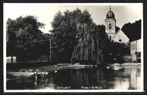 AK Berlin-Bohnsdorf, Kirche und Dorfteich mit Schwänen