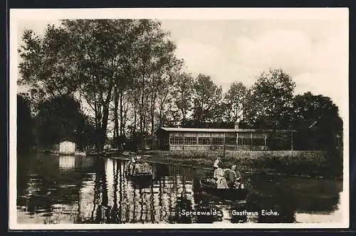 AK Burg /Spreewald, Gasthaus Eiche, Spreewaldkahn auf dem Wasser