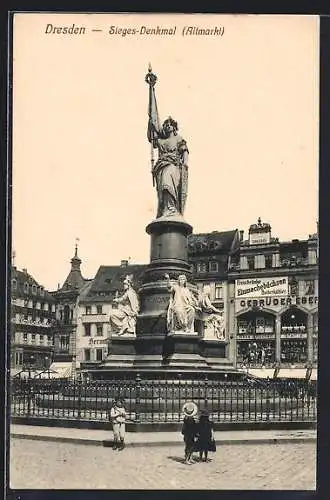 AK Dresden, Altmarkt mit Sieges-Denkmal
