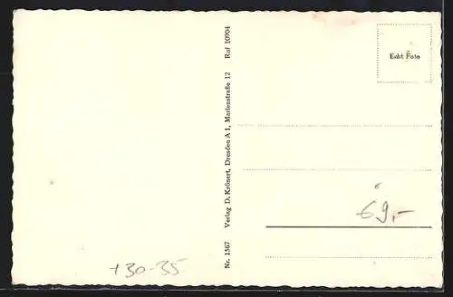 AK Oschatz, Kaserne Fliegerhorst, Wachen vor dem Eingang