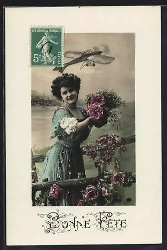 AK Flugzeug über eleganter Dame